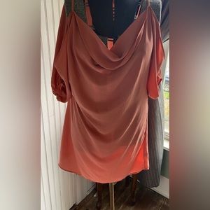 Hot & Delicious coral blouse Sz M